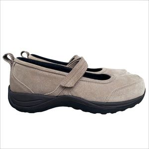 L.L. Bean | Tan Mary Jane Comfort Fleece-Lined Shoes Size 9